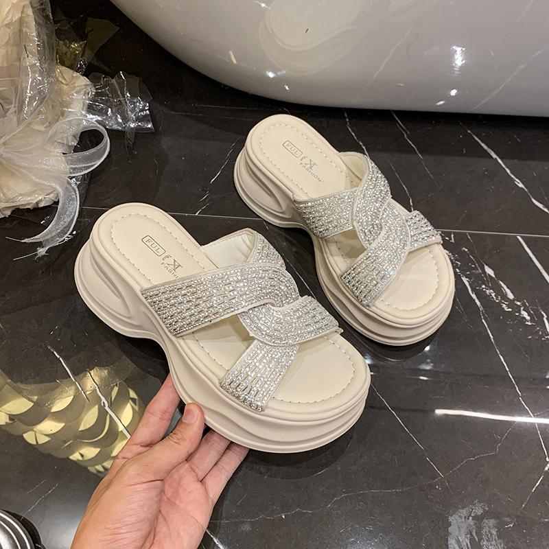 Thick-bottomed rhinestone one-word drag women wear new summer slope heel casual versatile cool slippers