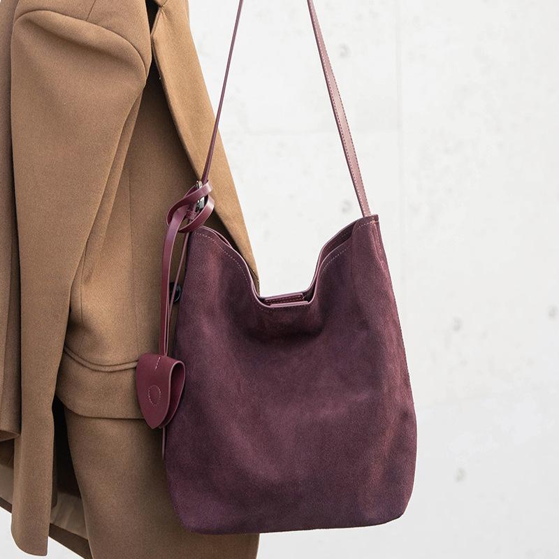 

Сумка-ведро большой вместимости, сумка-тоут, одноплечевая сумка из матовой коровьей кожи в стиле ретро бордовый