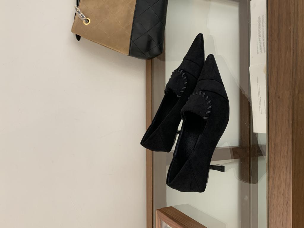 French temperament celebrity fine heel sheepskin shoes women's shoes 2025 new spring, autumn and winter pointed women's high-heeled shoes