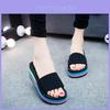 Zeitlose Damen Sommerslipper mit dickem Keilabsatz und klassischen Strand-Flip-Flops