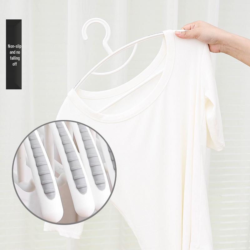 Non-Slip Wide Shoulder Plastic Clothes Hanger - Traceless, No Deformation, Ideal for Coat Drying