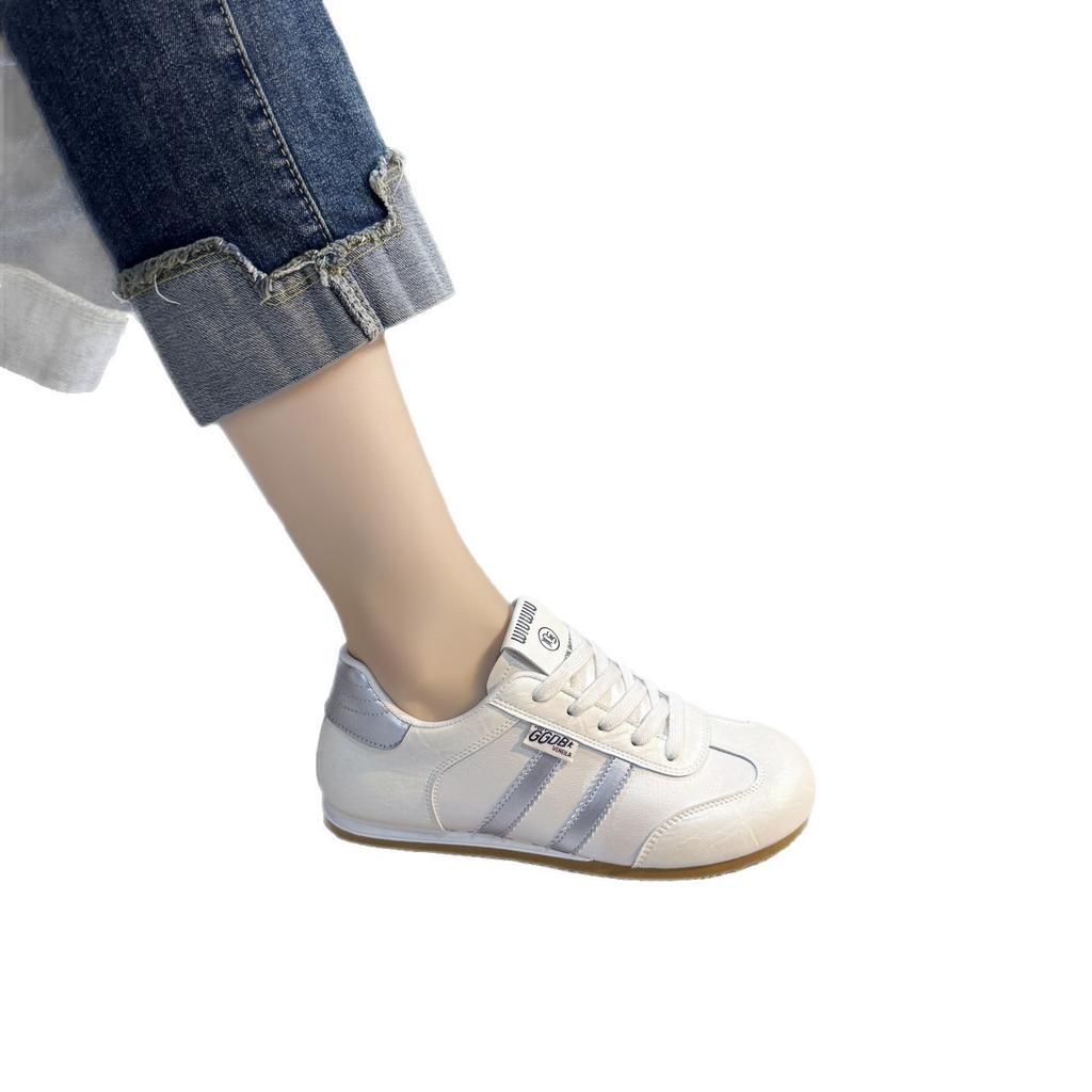 Retro German training shoes women's 2025 new spring and autumn popular flat-soled soft-soled leather-faced white shoes one-pedal casual shoes