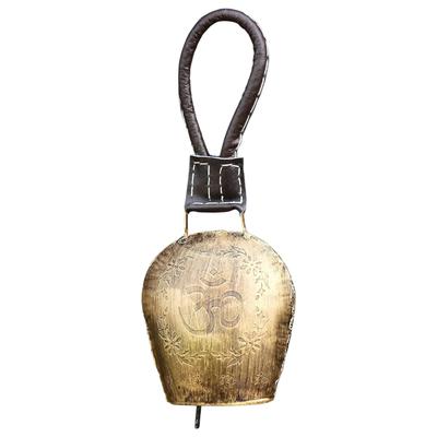 Ručně vyráběný starožitný zvon Om s koženým řemínkem, 5palcová vintage nástěnná dekorace pro zahradní harmonii a duchovní atmosféru