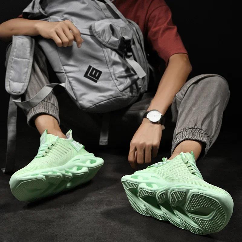 Latest Men's Running Shoes Low Cut Breathable Mesh Fashionable Running Shoes Shock Absorbing Comfortable Trendy Casual Sneakers