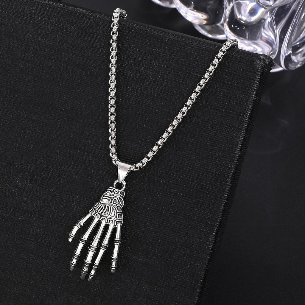 Gothic Diablo Skull Pendant Necklace Personality Punk Hip Hop Alloy Old Collarbone Chain Halloween Ornament Wholesale