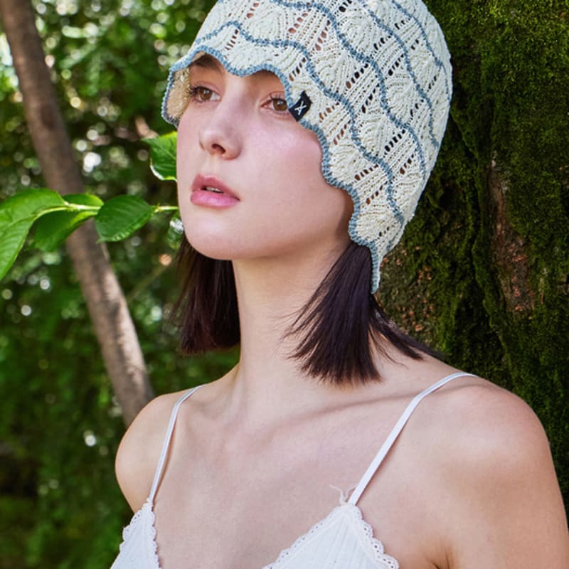 

VARZAR VA Label Wave Line Beanie Ivory FREE