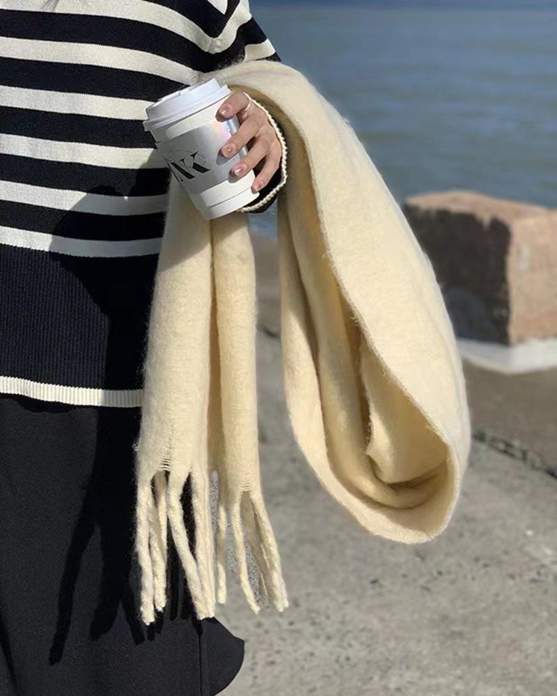 Sciarpa da donna spessa e soffice in stile coreano: Colore Solido, Imitazione Cashmere, Scialle Caldo da Collo Versatile per Autunno/Inverno 2023.