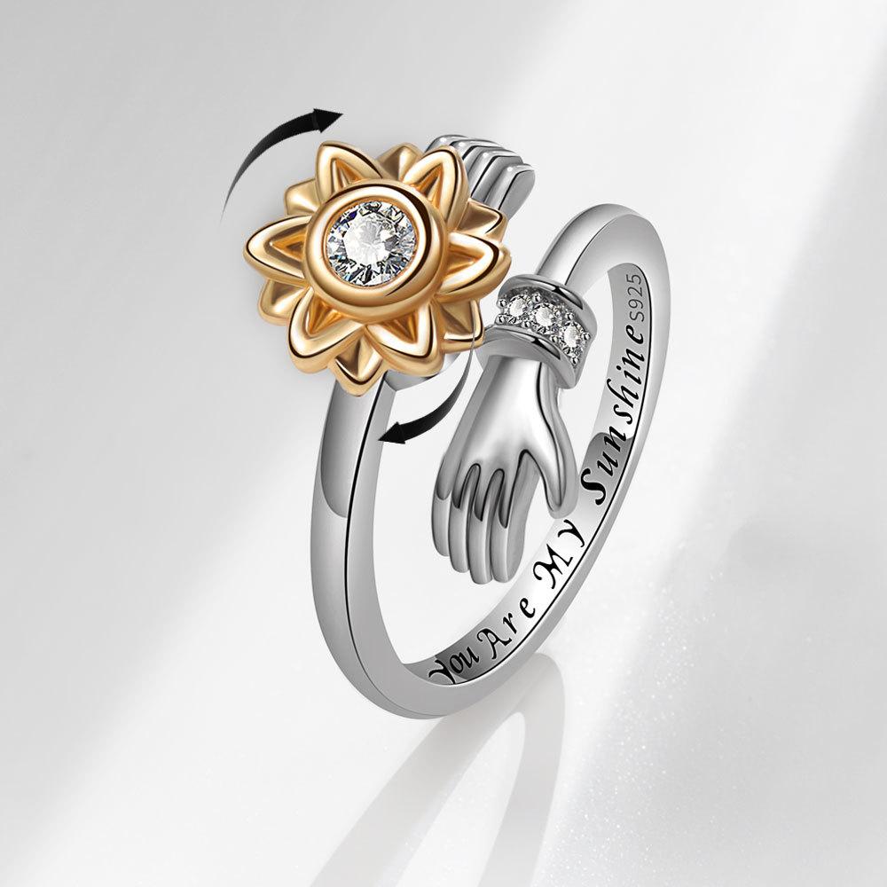 Adjustable Rhinestone Sunflower Spinner Ring Minimalist Forest Double Hand Hug Design Band For Women