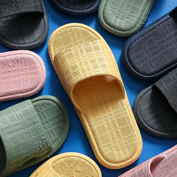 Men's Indoor Plus Size Slippers Spring Summer Outdoor Couple Slippers Women's Solid Color Non-slip Flat Bathroom Slippers