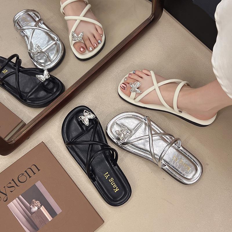 2025 summer new cool slippers outer thick-soled slippers flat-bottomed French-style beach one-word set of toe rhinestone cold slippers