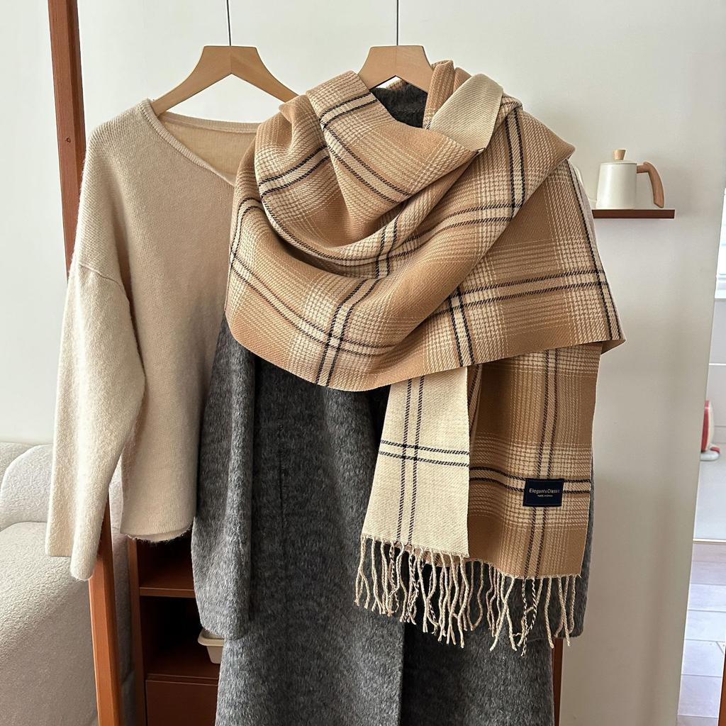 Women's Vintage Plaid -Like Scarf, Thickened Fringed Shawl for Autumn and Winter, High-End Warmth and Cold Protection