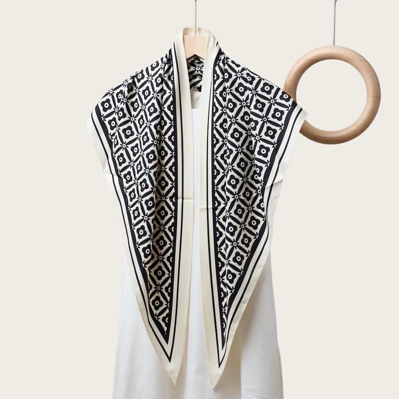 Twill silk triangular scarf, clothing accessories, cashew nut double-sided printed belt, versatile women's rhombus silk scarf, bag head, fart curtain.