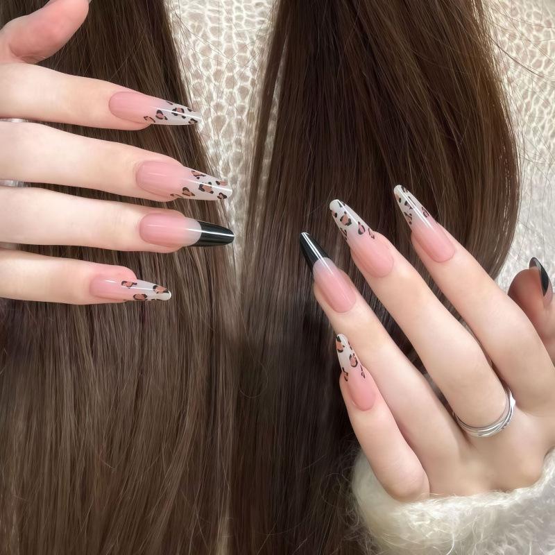 Almond Shape Leopard Print Press-On Nails - French Manicure, High-End, Removable, Whitening.