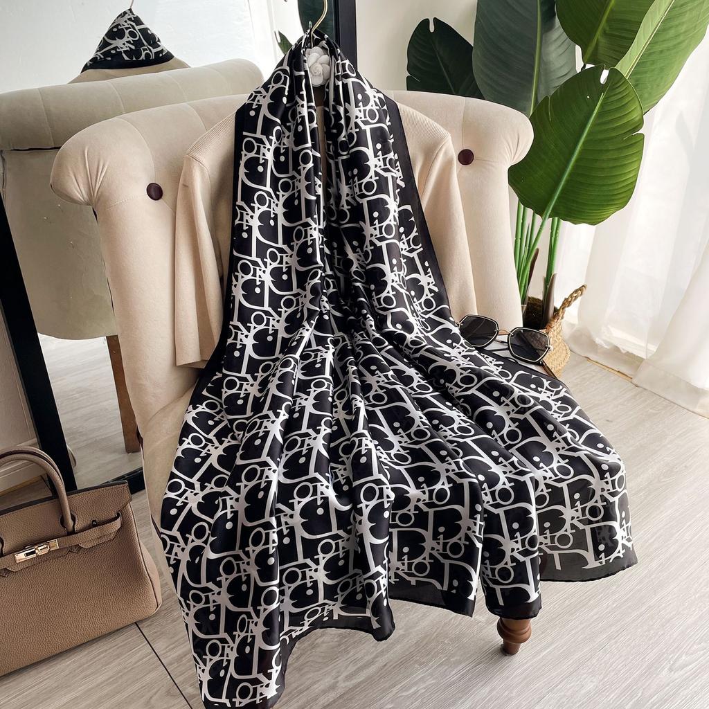 1 Pcs 180x90cm Korean Spring and Autumn New Fashion letter imitation silk scarf, dual-purpose air conditioner shawl, beach towel