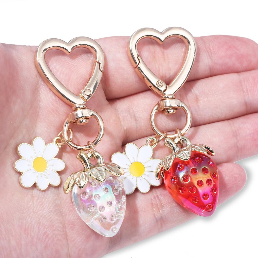 Cute Strawberry White Daisy Keychain Y2k Fruit Kawaii Heart Flower Keyring Backpack Pendant Men Women Jewelry Gifts