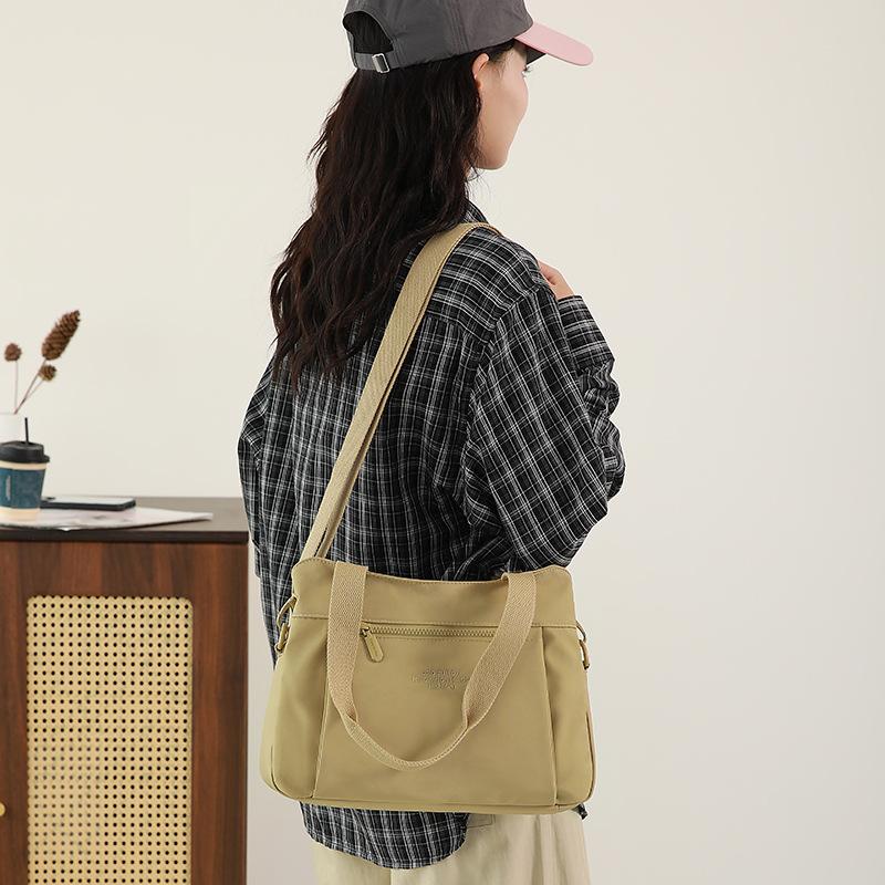 Women's New Nylon Shoulder Messenger Bag Large Capacity Handbag Commuter Tote Bag