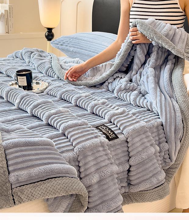 2025 Golden Turtle Velvet High-Weight Flannel Blanket - Double Size, Multifunctional, Luxurious Nap Blanket