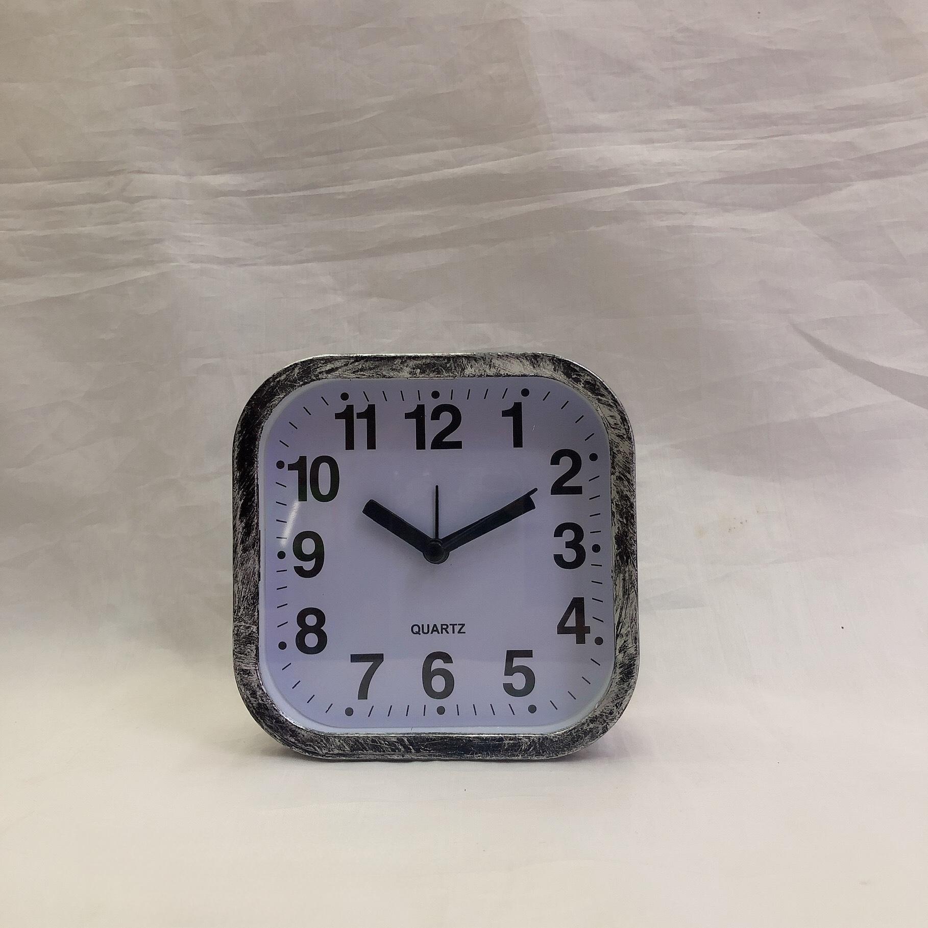 

Ретро квадратные круглые простые цифровые кварцевые часы ручного типа, ежедневные домашние настольные часы