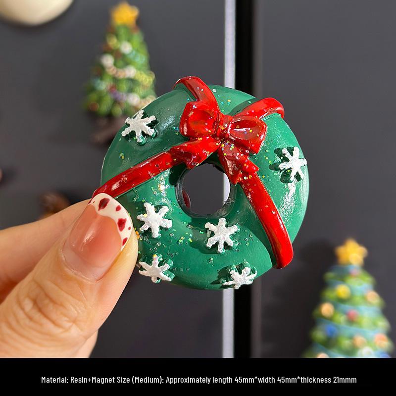 Magneti per Frigorifero di Natale Carini in Resina 3D: Pupazzo di Neve, Albero, Omino di Pan di Zenzero - Adesivi Magnetici Festivi per Decorazione.