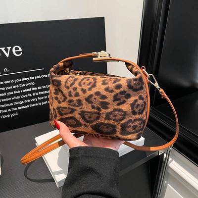Today's Popular Leopard Print Large-capacity Bag Women's New Autumn Simple Messenger Bag Commuter Shoulder Tote Bag