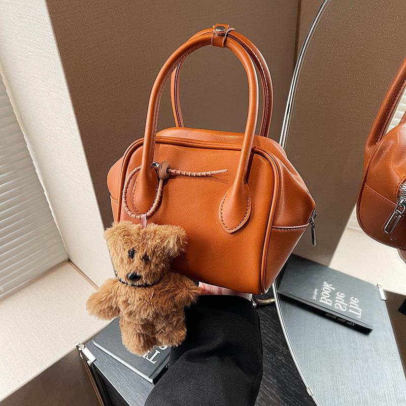 High-end Niche Bag Women's Autumn and Winter New Fashion Versatile Messenger Bag Retro Portable Pillow Bag