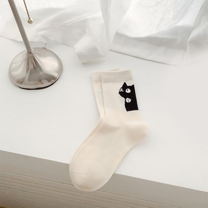 Fashionable Middle Calf Socks with Cartoon Cats Print in Soft Cotton Color Block Student Crew Socks Hosiery for Women