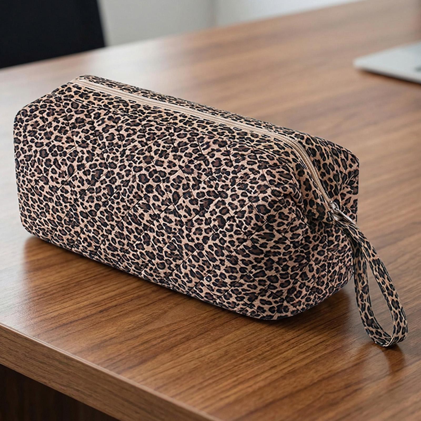 

Quilted Travel Case with Handle & Zipper Travel Organizer Large Capacity for Airwrap Hair Dryer Shark Flexstyle леопардовый