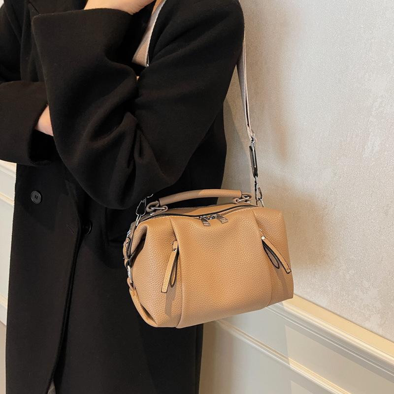 Fashion women's bags New large-capacity one-shoulder oblique span handbags Casual texture trendy women's bags Commuter women's bags