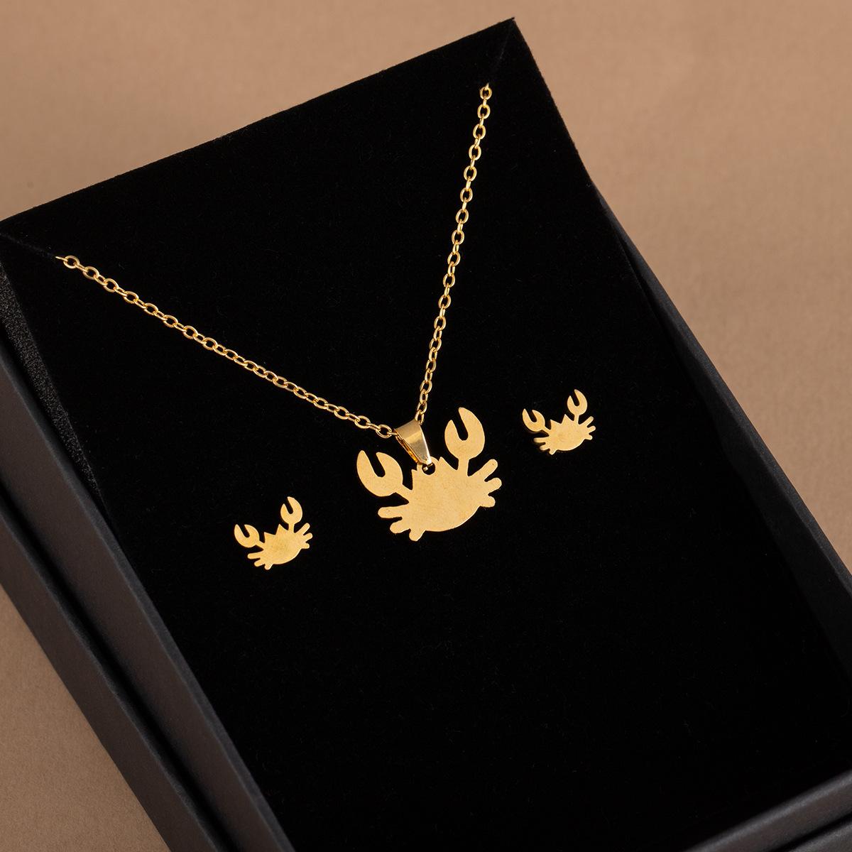 Trendy Geometric Heart Necklace & Earring Set: Stylish European-American Stainless Steel Design