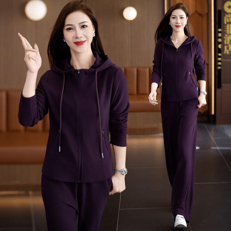 Spring & Autumn Women's Casual Sports Suit: Soft Two-Piece for Moms, Perfect for Jogging, Fitness, Home, & Outdoors