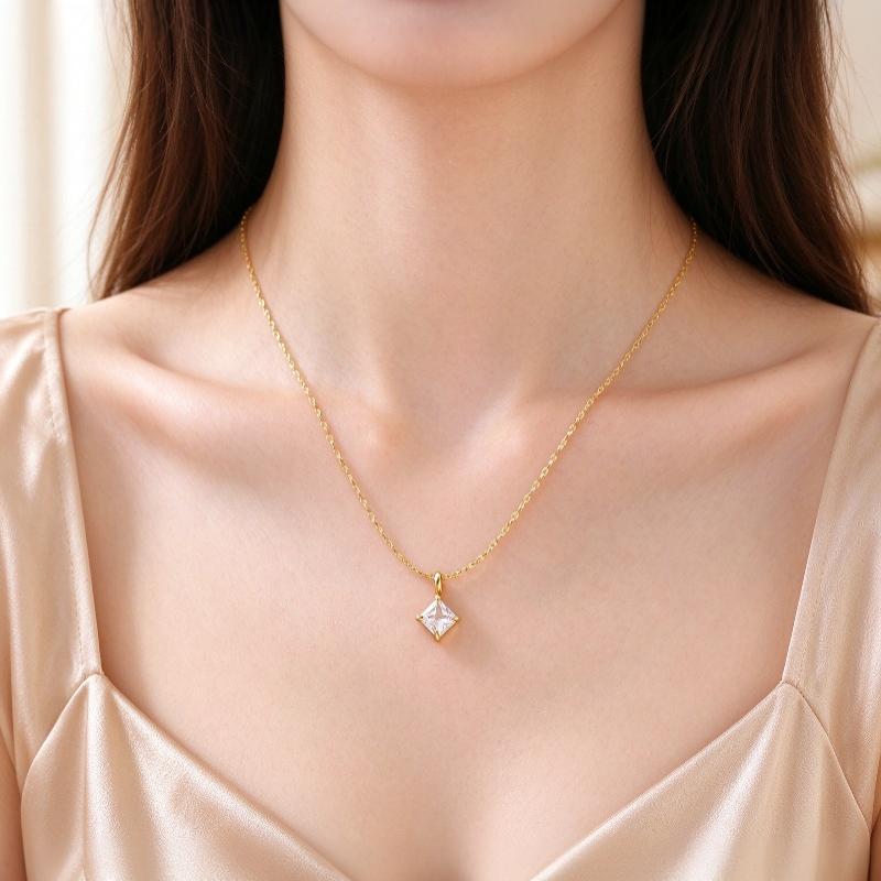 Elegant Square Titanium Steel Necklace for Women Hypoallergenic Slim Clavicle Chain for Wedding Dinner Jewelry Gift