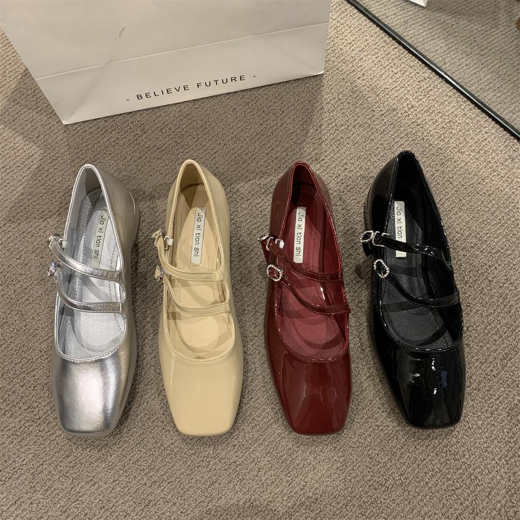 Red Mary Jane shoes women's shoes spring and autumn 2025 new thick heel patent leather French with skirt shallow mouth single shoes