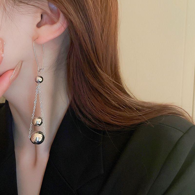 New Korean Version of Simple Ball Earrings, Niche High-end Cold Wind, Personality, Versatile and Fresh Earrings