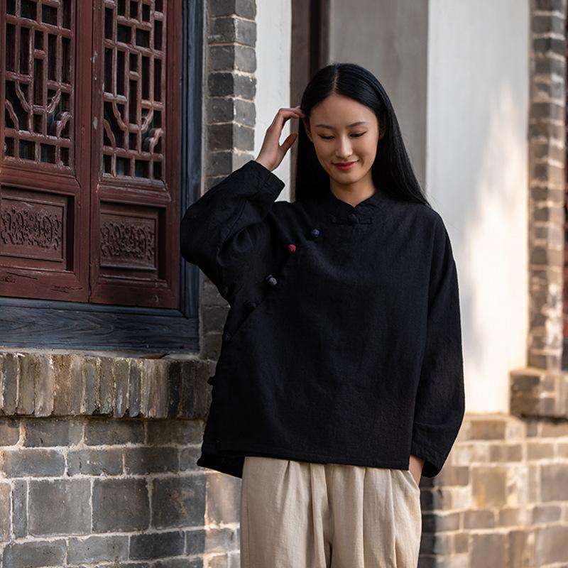 Artistic Retro Chinese Style Women's Ramie Frog Button Long Sleeve Shirt for Spring and Autumn Tea Ceremonies