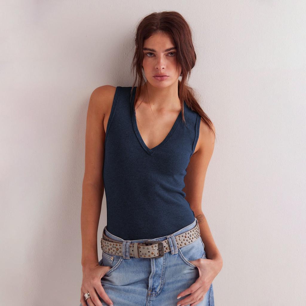 Modern V Neck Sleeveless Top For Women With Ribbed Knit Fabric For Summer Casual Wear