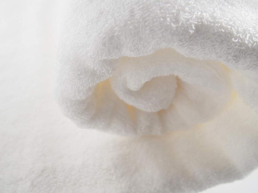 Imabary: Imabari Certified Brand Supima Cotton Imabari Angel Towel Bath Towel (60x125cm) (Off-White)