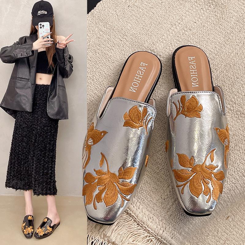 Вишиті туфлі-півтапочки з відкритим носком, жіночі літні туфлі на товстому підборі, модні ліниві мюлі, шльопанці на середньому підборі