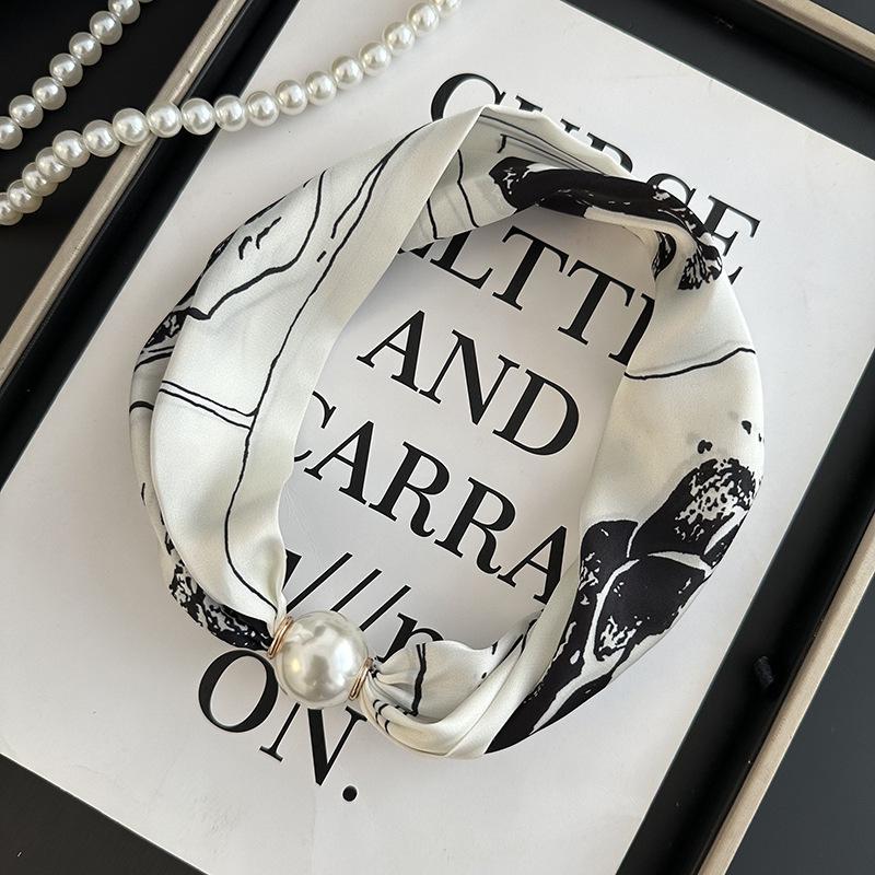 Pearl necklace women's magnetic buckle silk scarf high-end spring and summer new niche wear printed silk scarf scarf