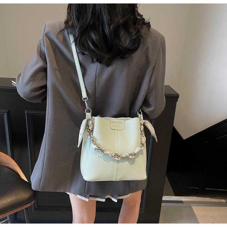 Beliebte Retro-Nischen-Farbkombination, tragbare Bucket Bag, Damen, neue Pendler- vielseitige Schulter-Umhängetasche