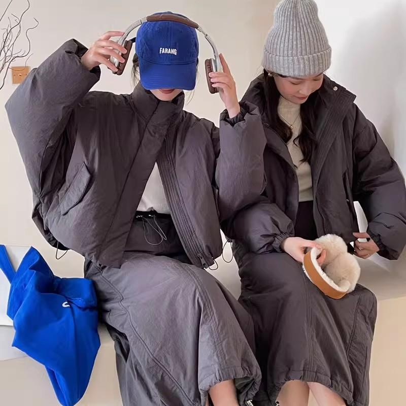 

Комплект женский пуховик 2025 новый маленький модный с воротником-стойкой юбка утолщенный пух белой утки комплект из двух предметов тренд M