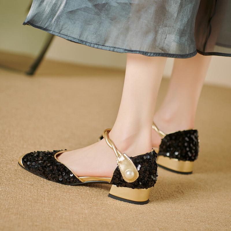 

New Korean version hollow sandals rubber soft sole color matching flat sandals women s buckle large size shoes summer women s shoes round head 39 чёрный