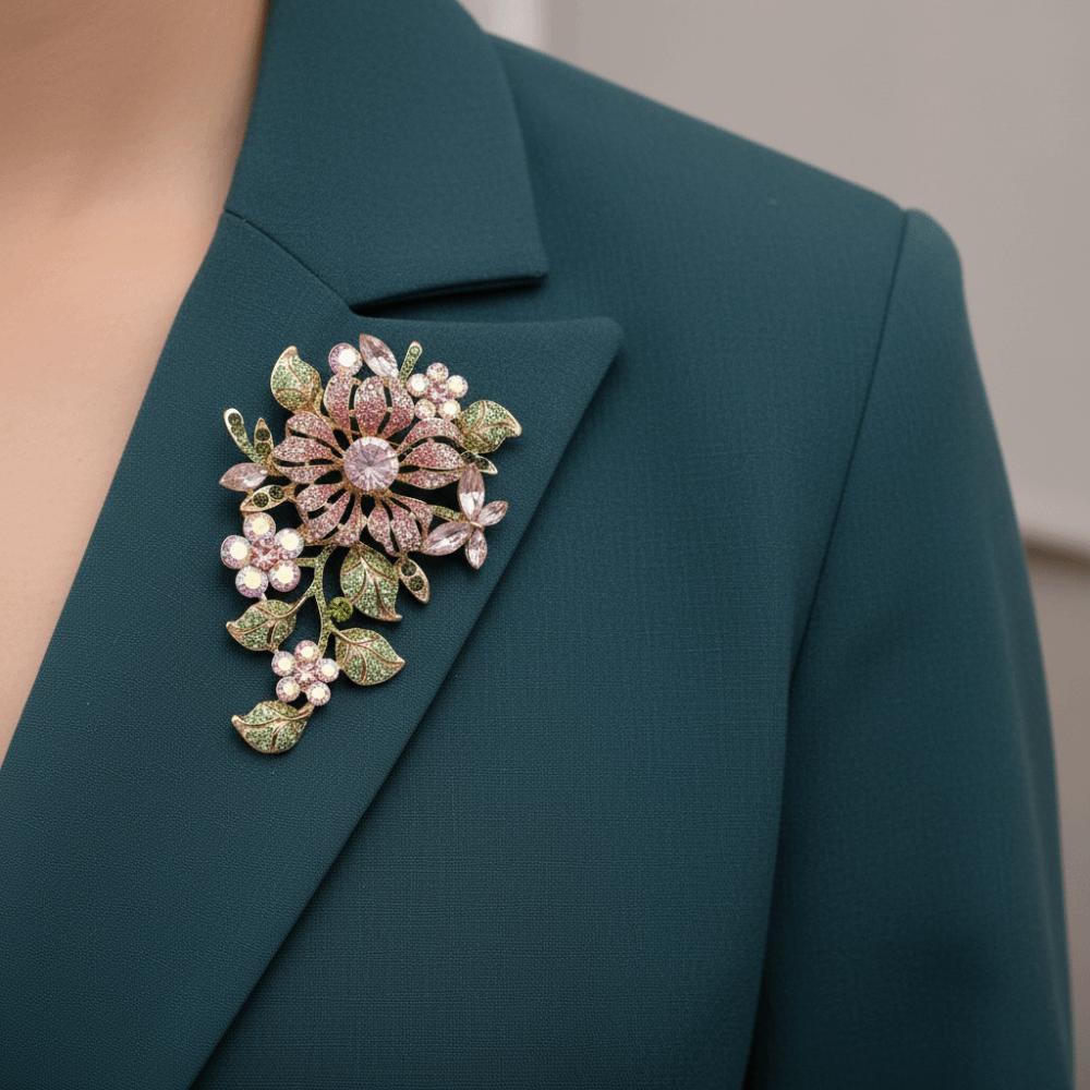 Banquet Crystal Flower Brooch Vintage Corsage Ornament Luxury Pin French Style Exaggeration Metal Rhinestone Brooch Women