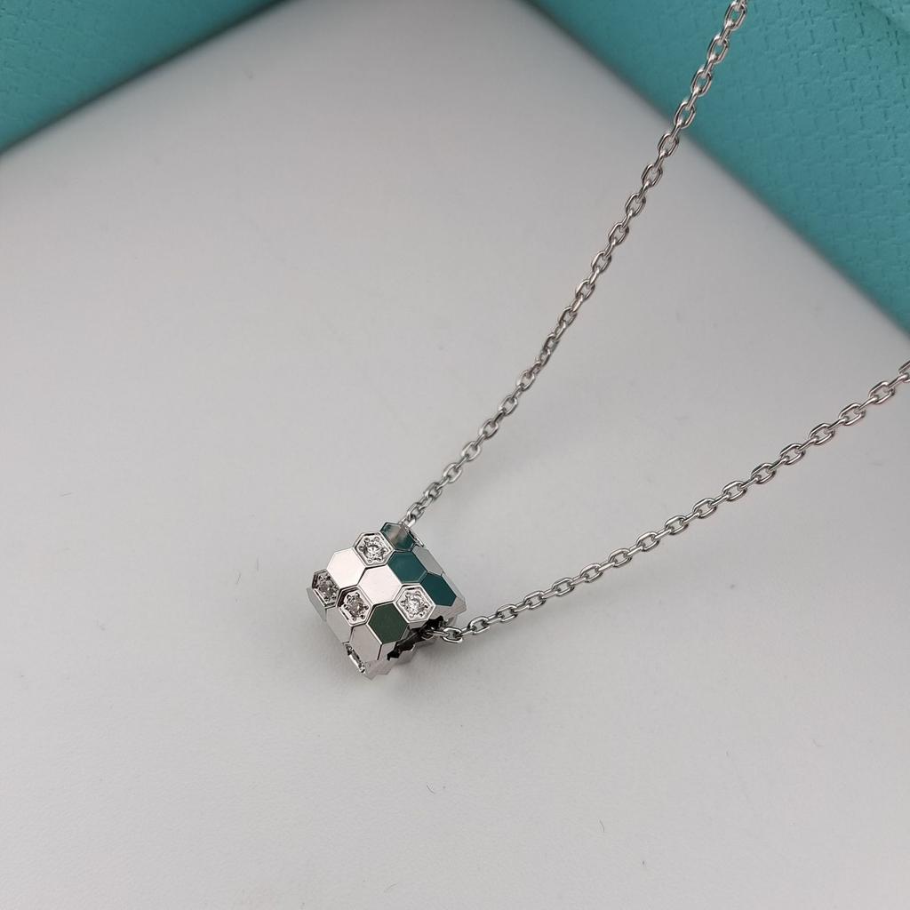 V Gold Shangmei Honeycomb Necklace Women's Light Luxury Design Rhombus Lattice Diamond Honeycomb Pendant Clavicle Chain