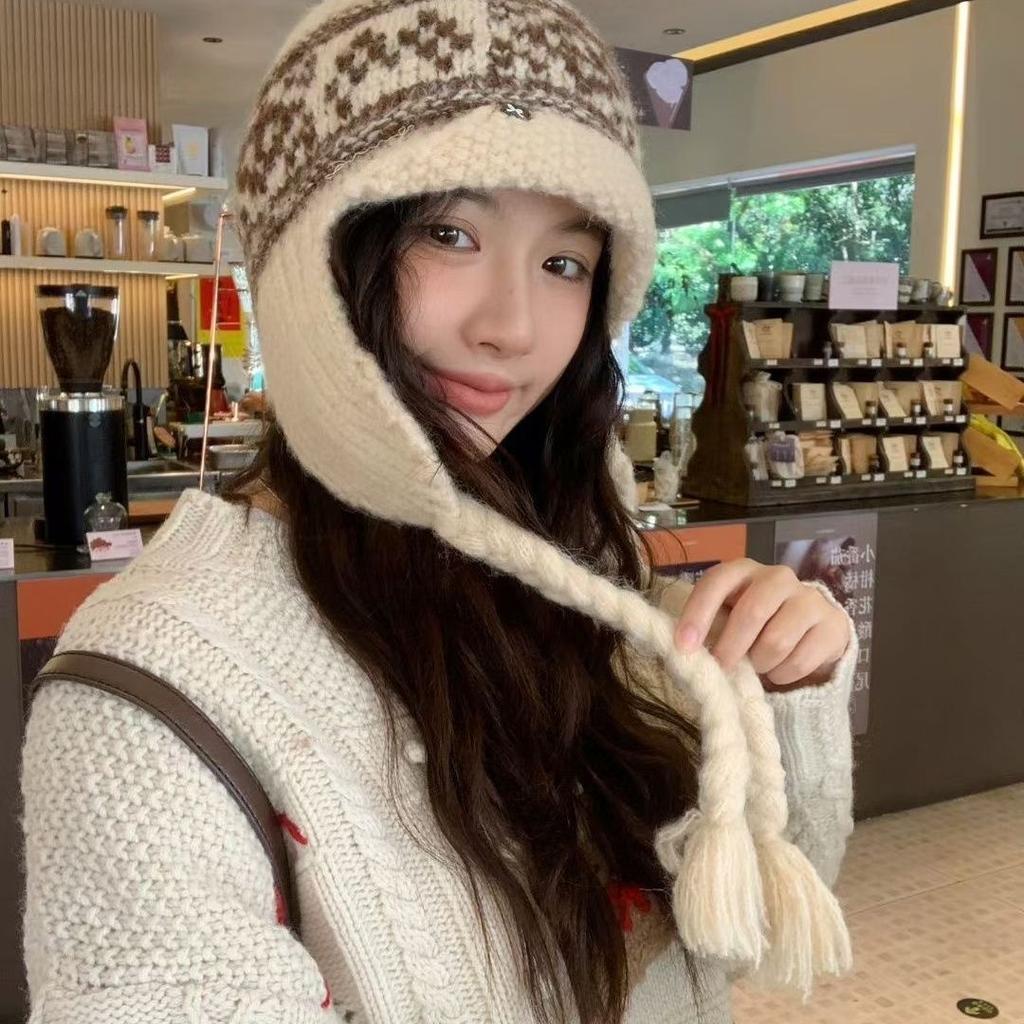 Korea purchasing Dongdaemun new ethnic style striped color matching wool hat warm ear protection show face little Lei Feng hat women