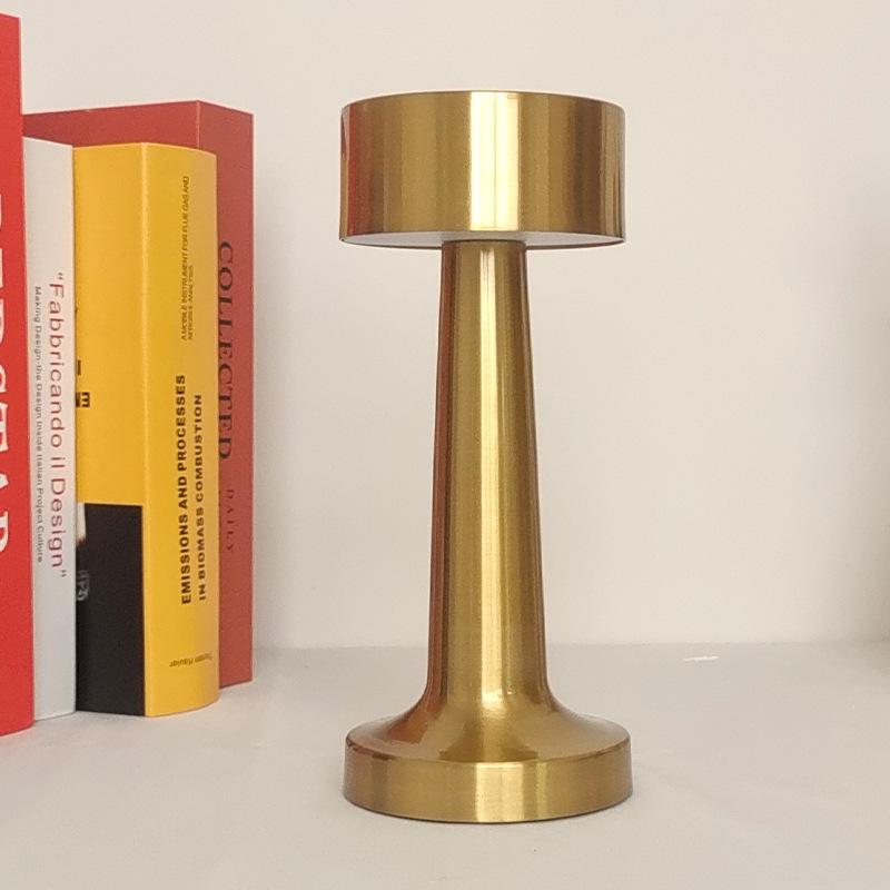 Retro Metal Desk Lamp LED Touch Charging Desk Lamp Hotel Bar Restaurant Bedside Atmosphere Night Light