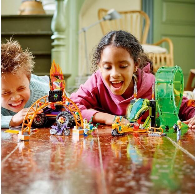 LEGO City 60339 Arenă de cascadorii cu două bucle