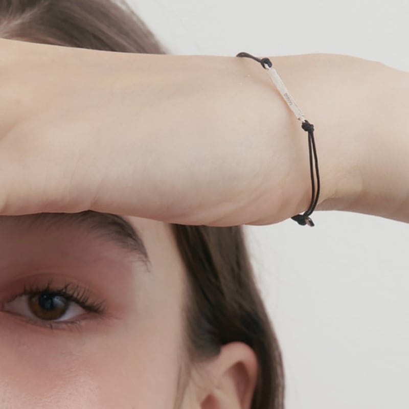 

SOSOO 925 Silver Length Adjustable Logo Bar Knot Bracelet free