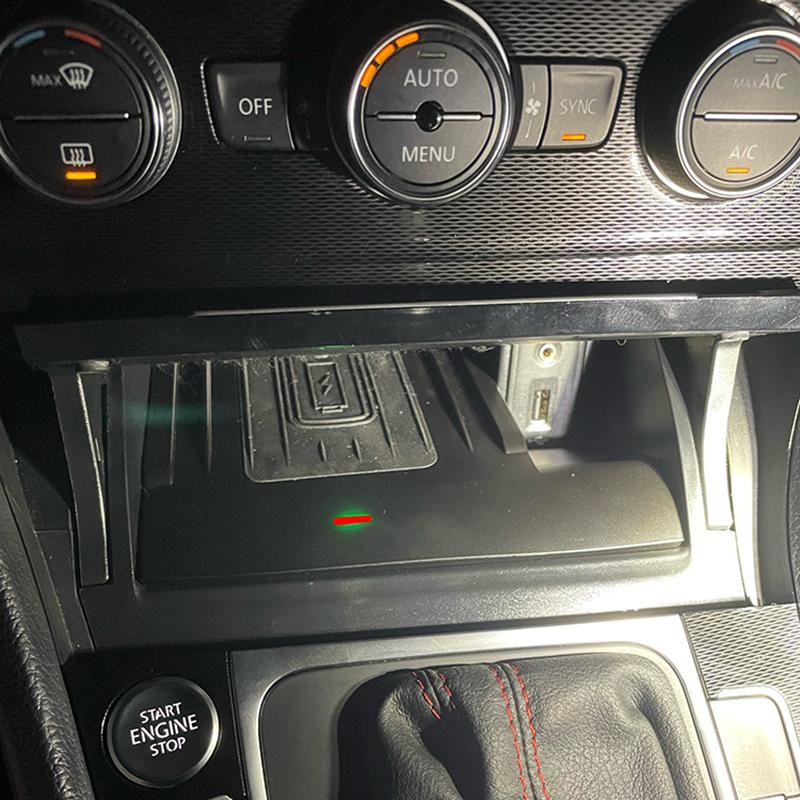 Car wireless charger 15w fast charger phone charger charging pad charging holder for Volkswagen Golf 7 MK7 2014-2018