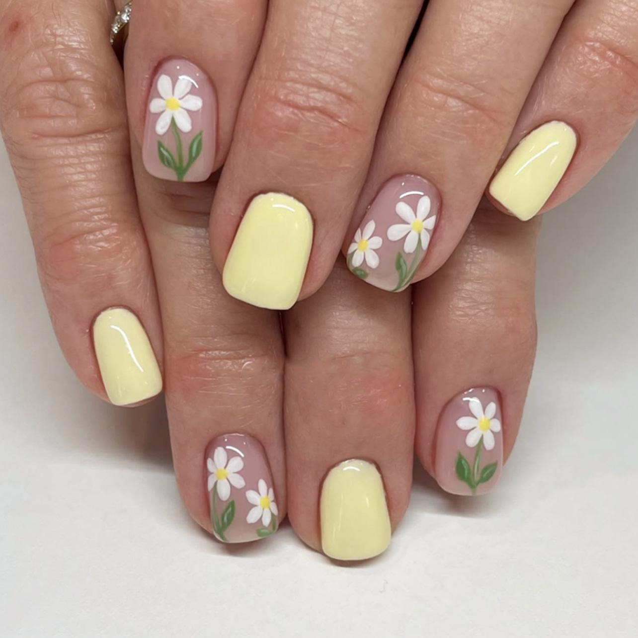 Summer Style Daisy Flower Wearable False Nails Set