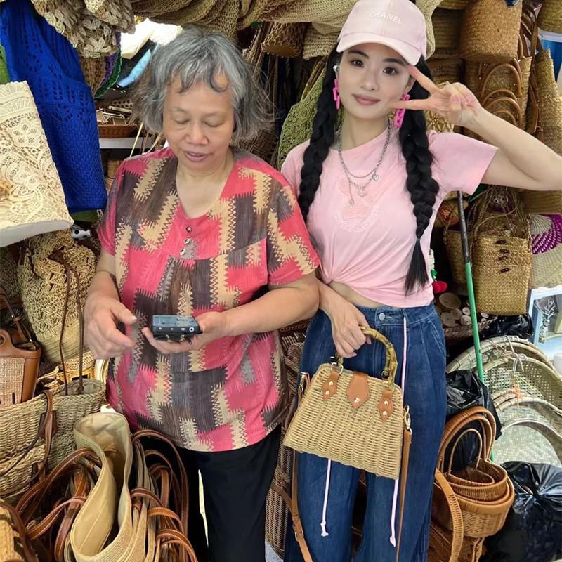 2025 Luxury Designer Fashionable Bamboo Handle Handwoven Rattan Handbags Women's Vacation Beach Box Bag Trend Tote Shoulder Bag